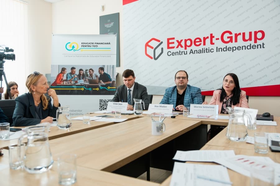Nivelul scăzut al educației financiară sporește numărul de victime ale fraudelor financiare